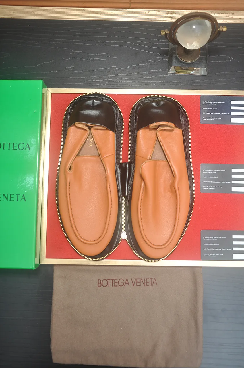 Men's shoes 💰460💶 [Botteg Venetta (BV)] (wallet shoes) exclusive new model official website new model The upper is made of high-quality top calfskin. Delicate feel and flowing luxurious texture. Tailored for refined men to create a noble aura. Delicate and regular Mark hand stitching. Smooth lines. Full sheepskin lining, comfortable to wash sweat. 38-44